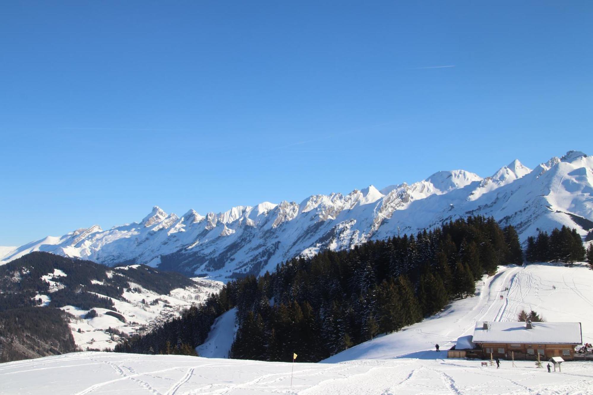 Logement Entre Lac Et Montagnes Тон Экстерьер фото